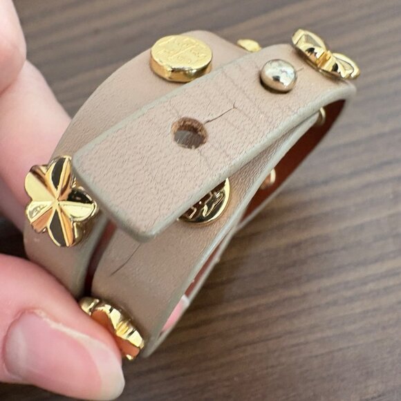 Tory Burch Double Wrap Studded Leather Bracelet – Gold Logo Hardware Taupe - Picture 5 of 5